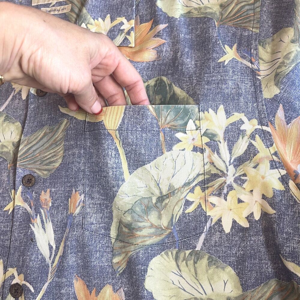 Tommy Bahama XL Mens 100% Silk Hawaiian Shirt Button Up Blue Floral Resort Camp - Picture 13 of 14